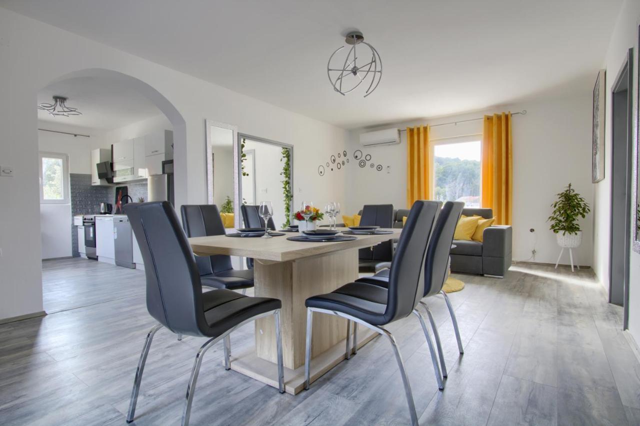 Apartments Villa Mihaela Banj Bagian luar foto