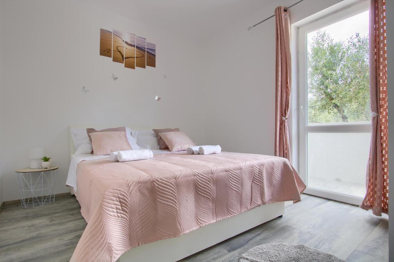 Apartments Villa Mihaela Banj Bagian luar foto