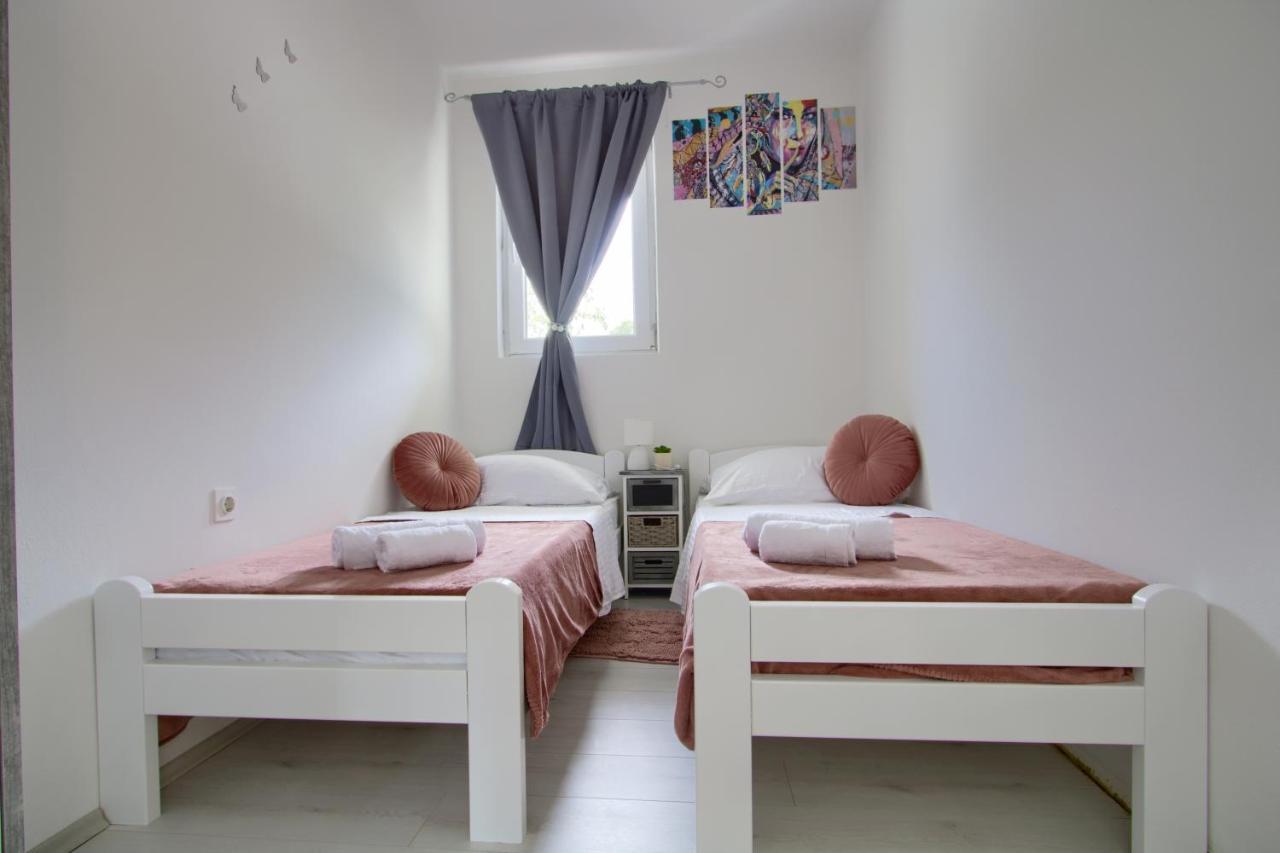 Apartments Villa Mihaela Banj Bagian luar foto