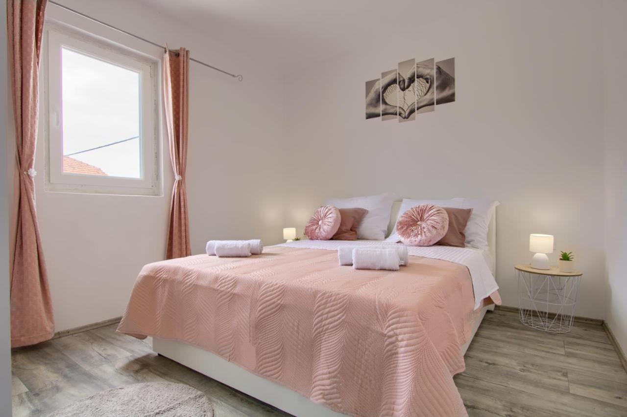 Apartments Villa Mihaela Banj Bagian luar foto