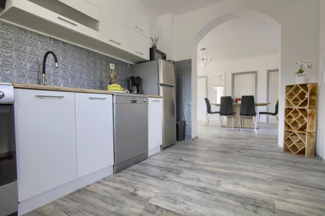 Apartments Villa Mihaela Banj Bagian luar foto