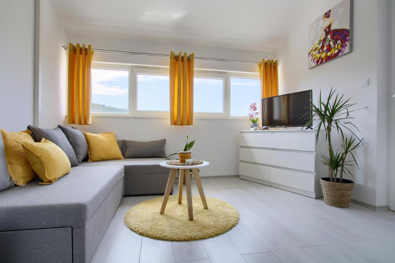 Apartments Villa Mihaela Banj Bagian luar foto