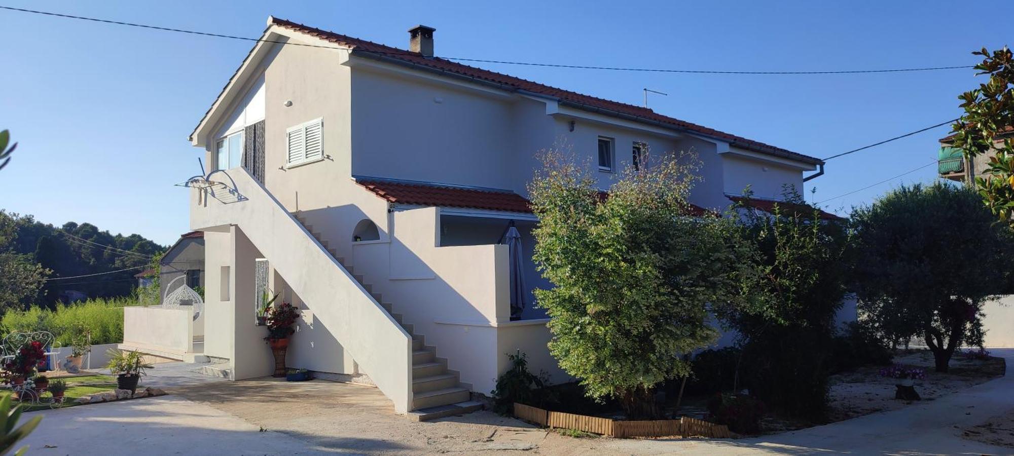 Apartments Villa Mihaela Banj Bagian luar foto